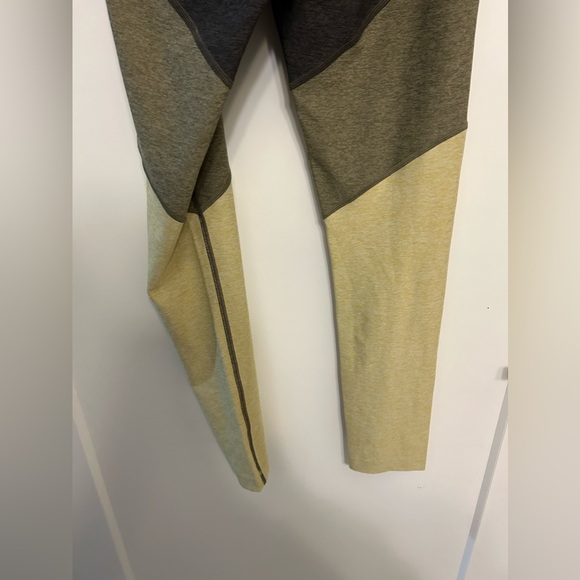 Outdoor Voices 7/8 Springs Leggings in Olive/Willow - Picture 10 of 10